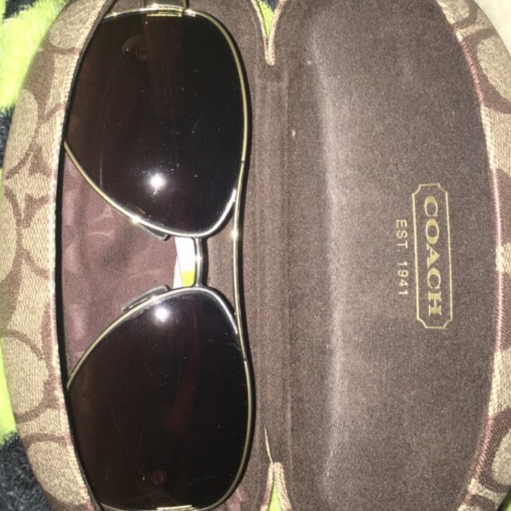 Vintage Coach sunglasses + cleaning cloth and case